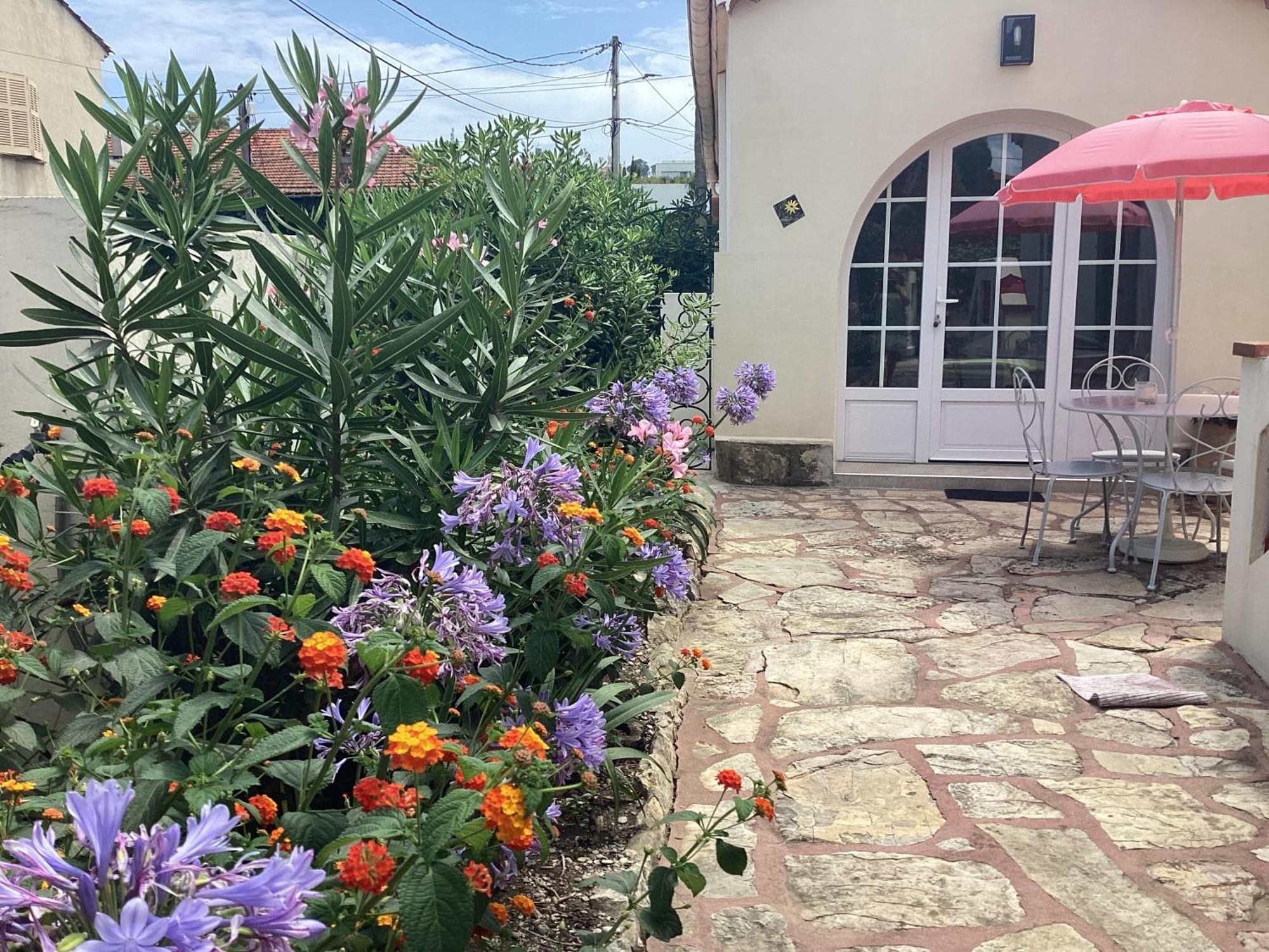 Studio Independant, Front De Mer Et Plage A 200M Antibes Ngoại thất bức ảnh